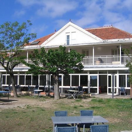 Ymca Villeneuve Les Avignon Hotell Exteriör bild