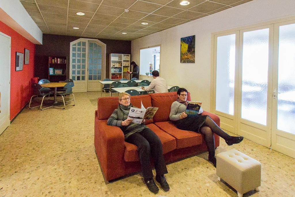 Ymca Villeneuve Les Avignon Hotell Exteriör bild