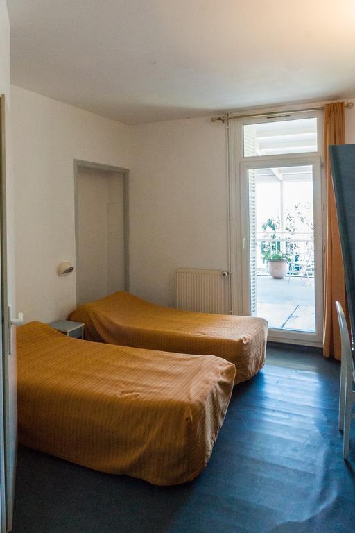 Ymca Villeneuve Les Avignon Hotell Rum bild