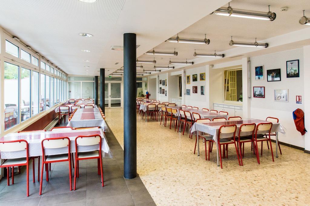 Ymca Villeneuve Les Avignon Hotell Exteriör bild